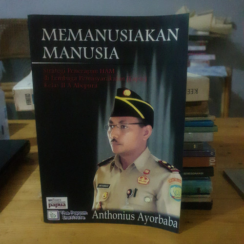 Detail Buku Memanusiakan Manusia Nomer 41