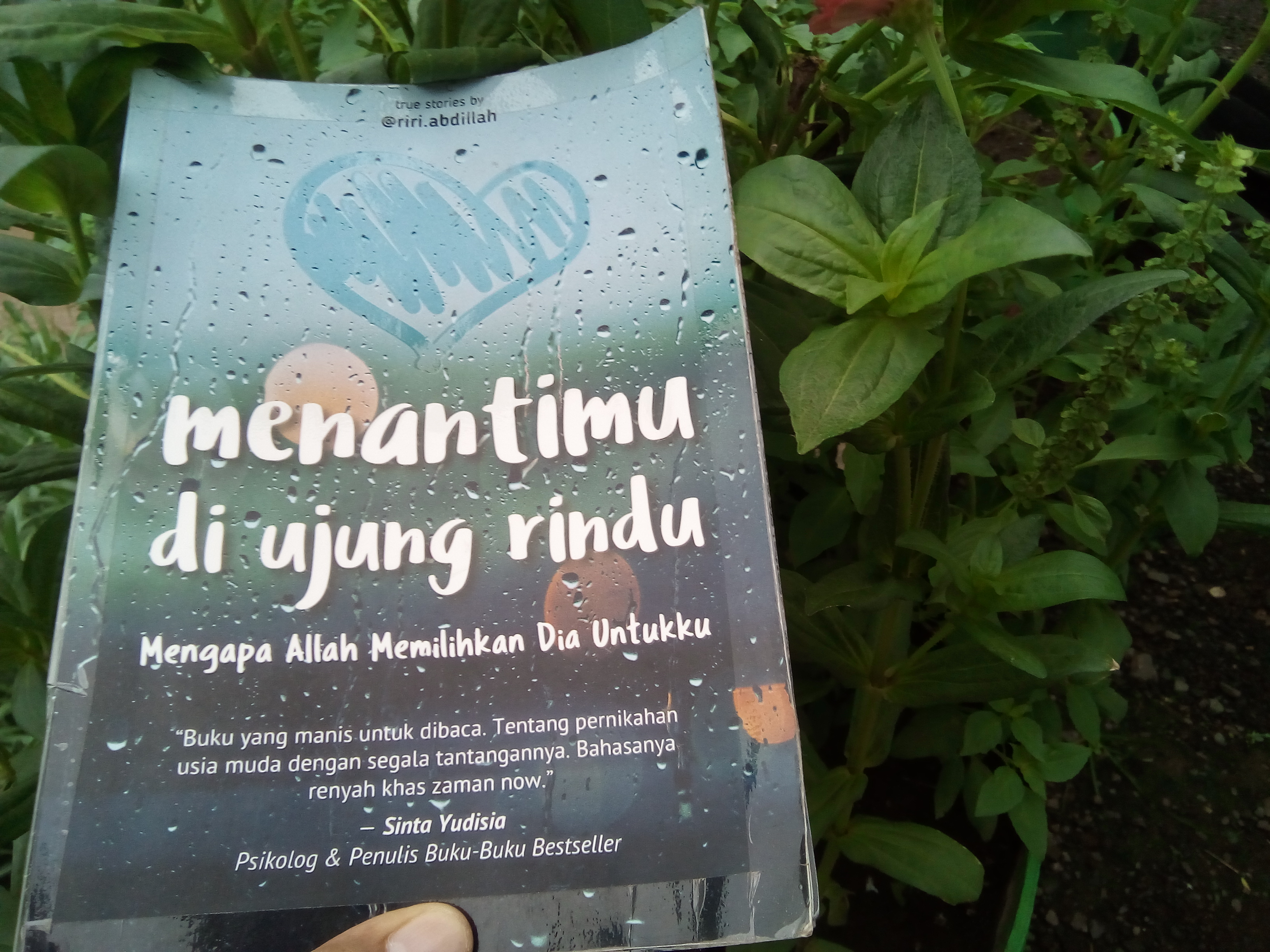 Detail Buku Menantimu Di Ujung Rindu Nomer 14
