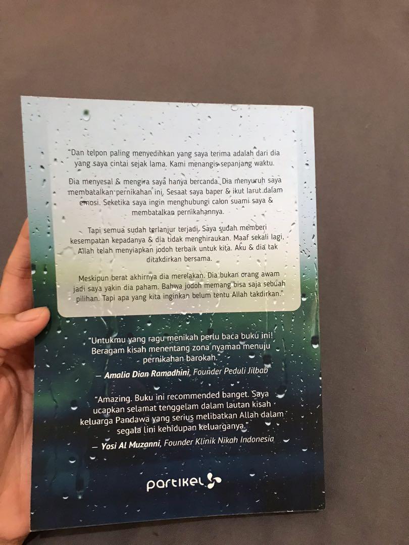 Detail Buku Menantimu Di Ujung Rindu Nomer 16