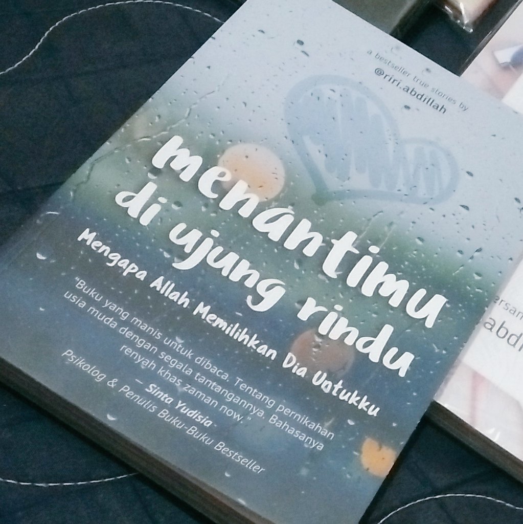 Detail Buku Menantimu Di Ujung Rindu Nomer 35