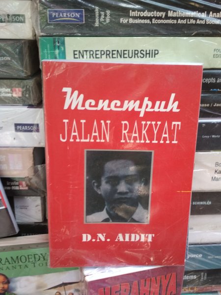 Detail Buku Menempuh Jalan Rakyat Nomer 43