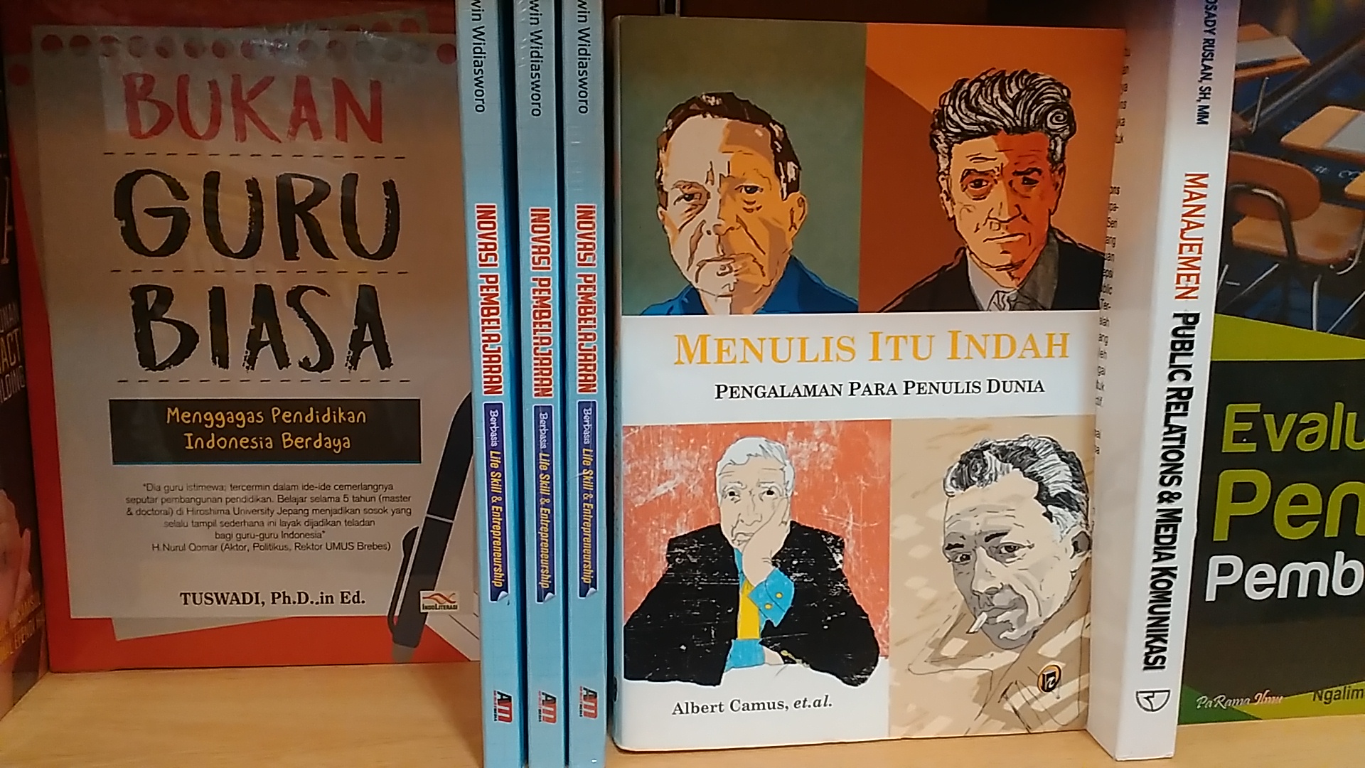 Detail Buku Menulis Itu Indah Nomer 9