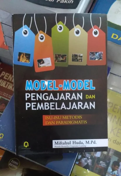 Detail Buku Miftahul Huda Model Model Pengajaran Dan Pembelajaran Nomer 9
