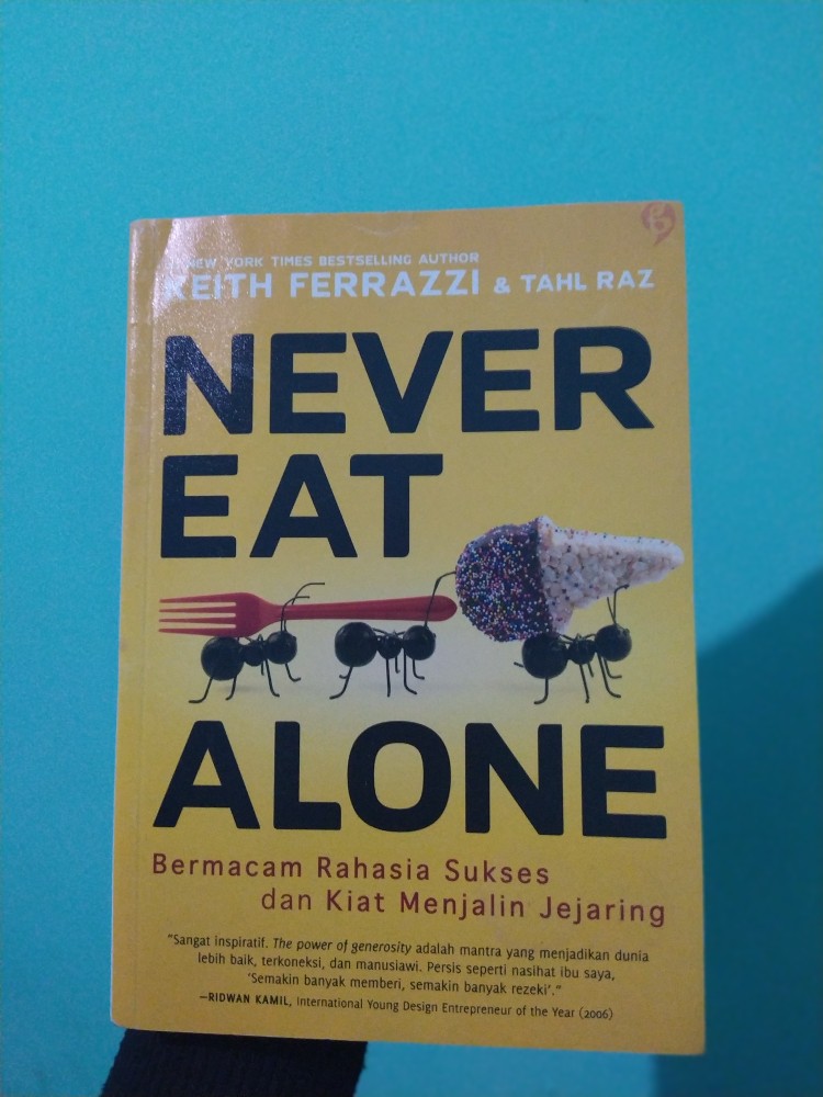 Detail Buku Never Eat Alone Nomer 14