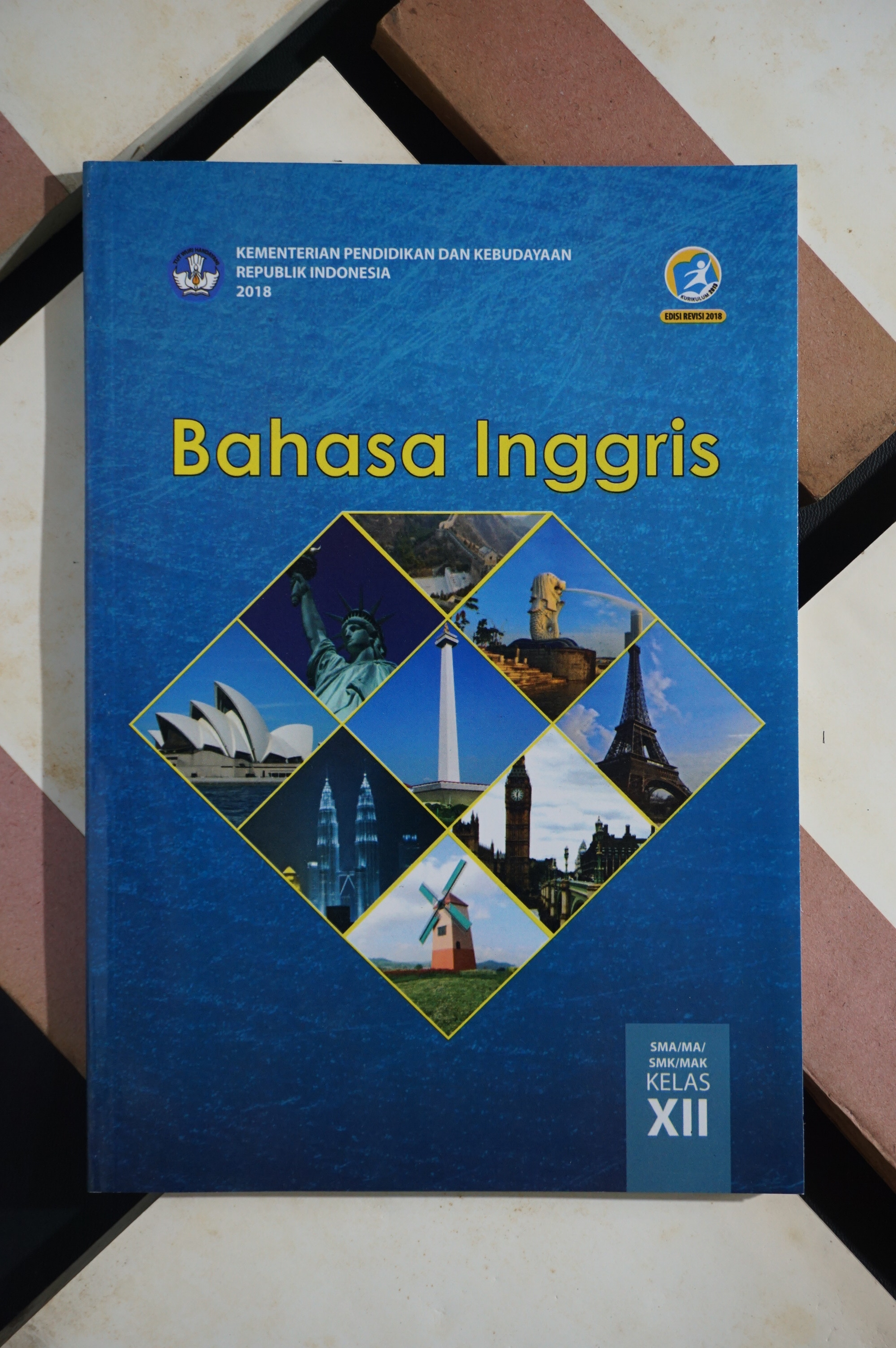 Detail Buku Paket Bahasa Inggris Kelas 12 Nomer 28