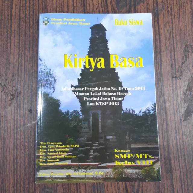 Detail Buku Paket Bahasa Jawa Kirtya Basa Kelas 8 Nomer 5