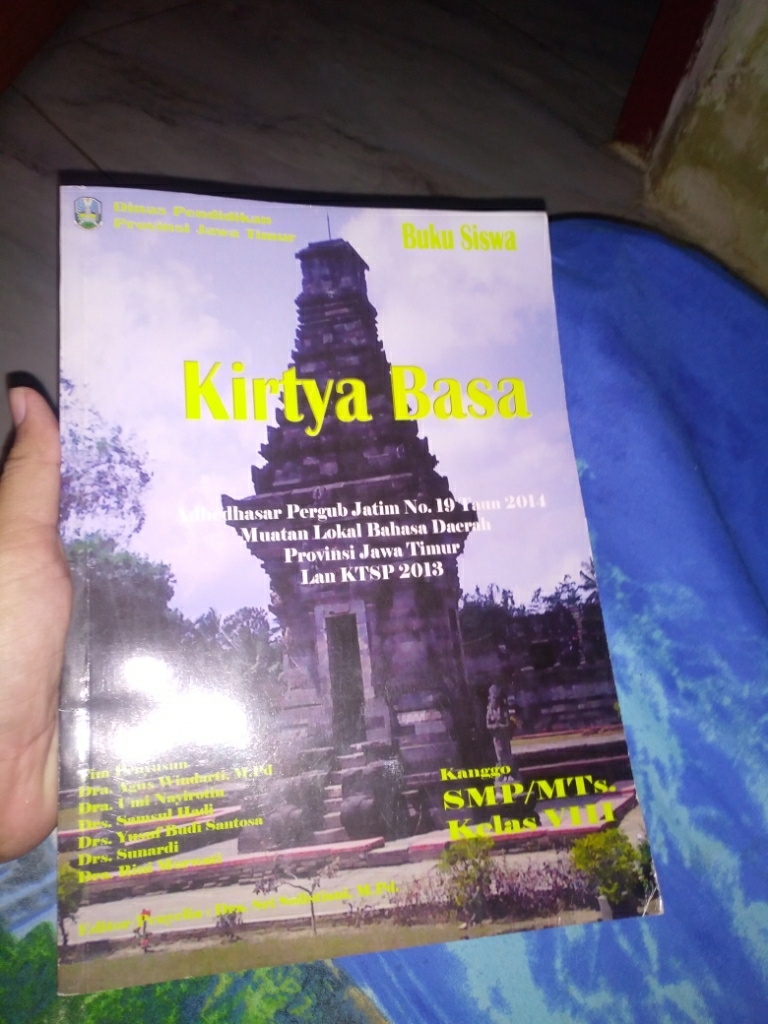 Detail Buku Paket Bahasa Jawa Kirtya Basa Kelas 8 Nomer 46