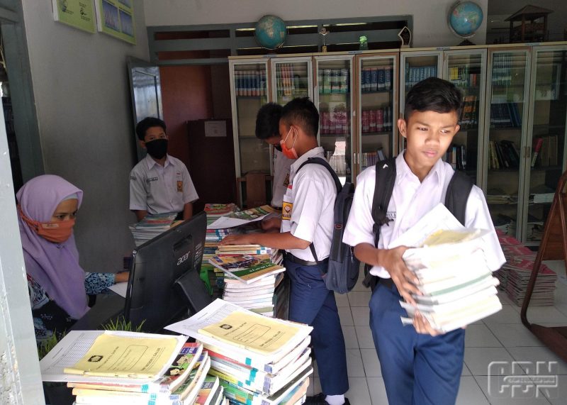 Detail Buku Pelajaran Sekolah Nomer 33