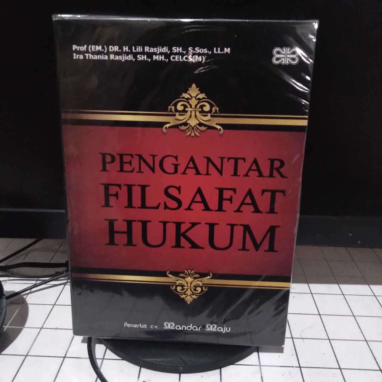 Detail Buku Pengantar Filsafat Hukum Nomer 29