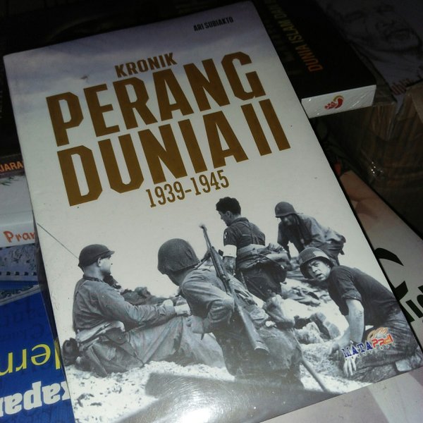 Detail Buku Perang Dunia 2 Nomer 17