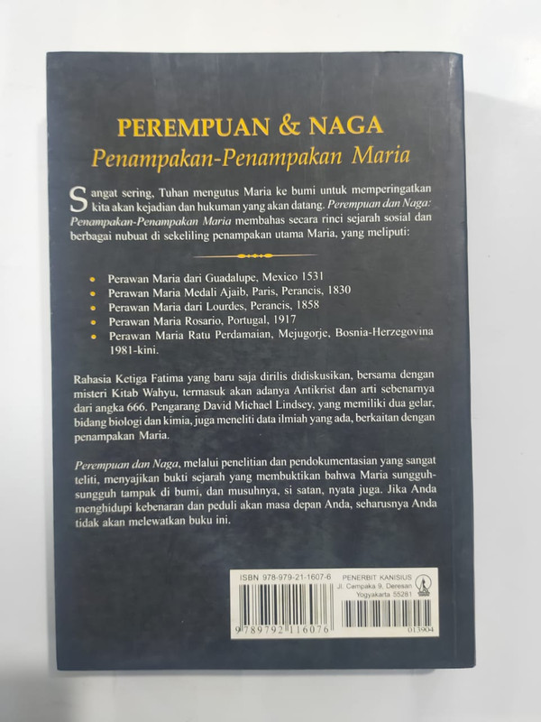 Detail Buku Perempuan Dan Naga Nomer 7