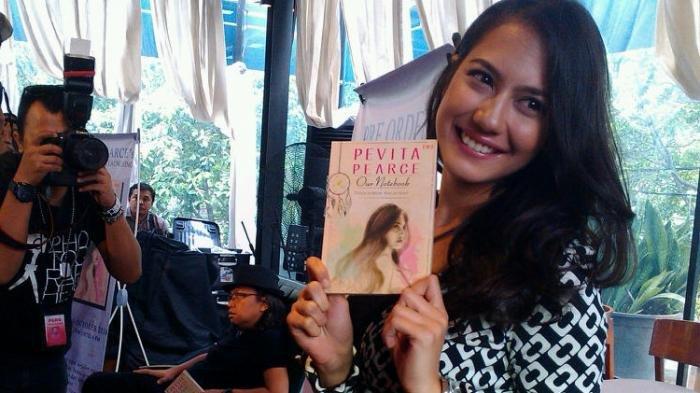 Detail Buku Pevita Pearce Our Notebook Nomer 12