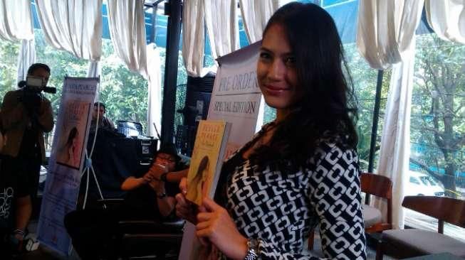 Detail Buku Pevita Pearce Our Notebook Nomer 24