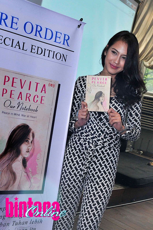 Detail Buku Pevita Pearce Our Notebook Nomer 25