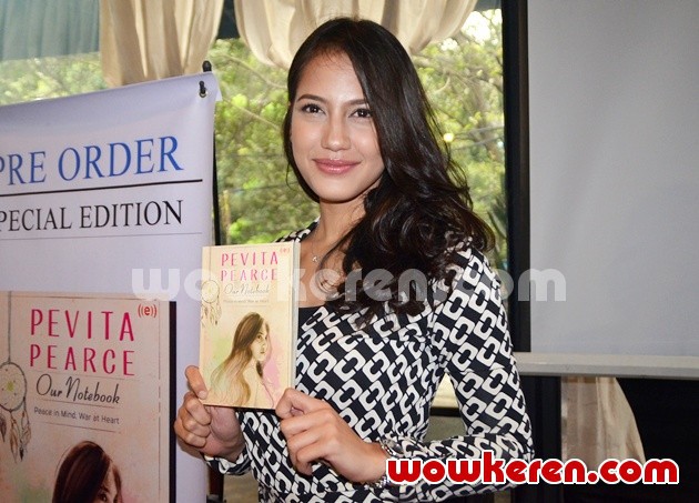Detail Buku Pevita Pearce Our Notebook Nomer 28