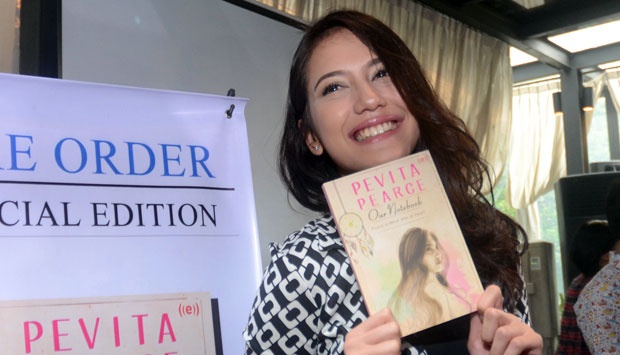 Detail Buku Pevita Pearce Our Notebook Nomer 30