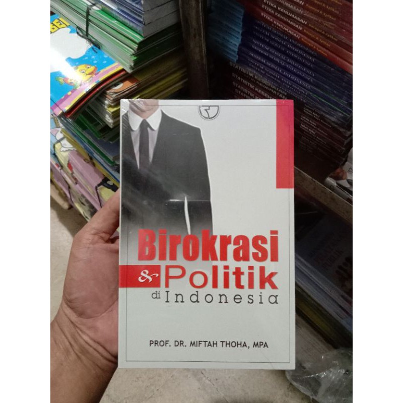 Detail Buku Politik Terbaik Nomer 13