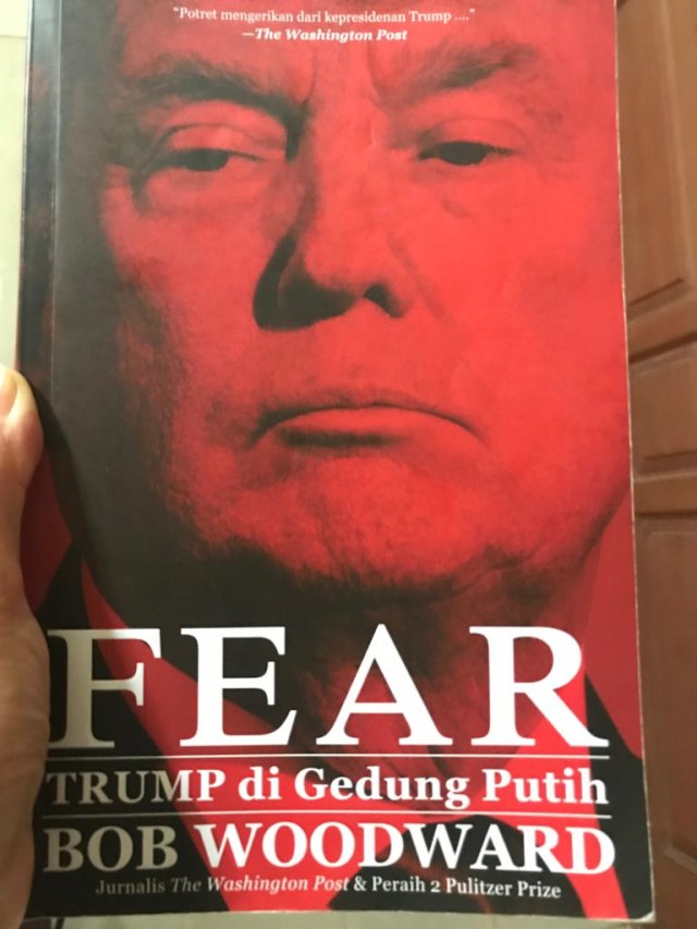 Detail Buku Politik Terbaik Nomer 3