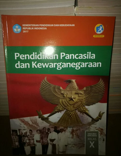 Detail Buku Ppkn K13 Revisi 2017 Nomer 18