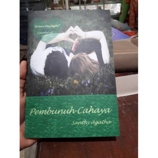 Detail Buku Santhy Agatha Nomer 28