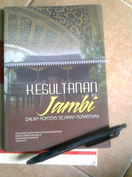 Detail Buku Sejarah Jambi Nomer 35