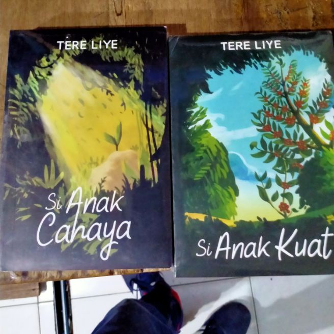 Detail Buku Si Anak Cahaya Nomer 44