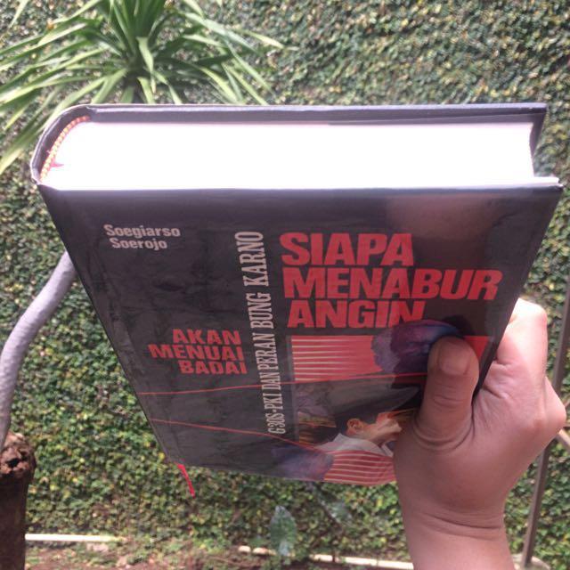 Detail Buku Siapa Menabur Angin Menuai Badai Nomer 18