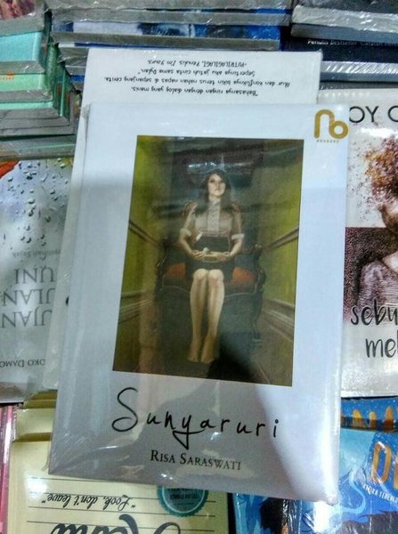 Detail Buku Sunyaruri Karya Risa Saraswati Nomer 39