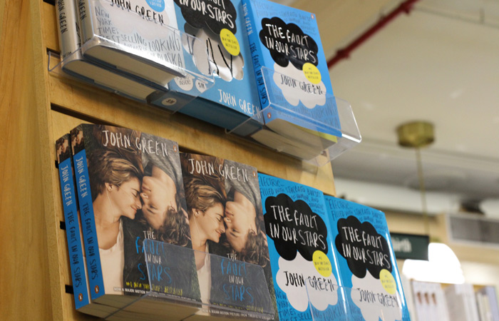 Detail Buku The Fault In Our Stars Nomer 23