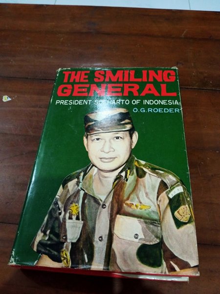 Detail Buku The Smiling General Nomer 31