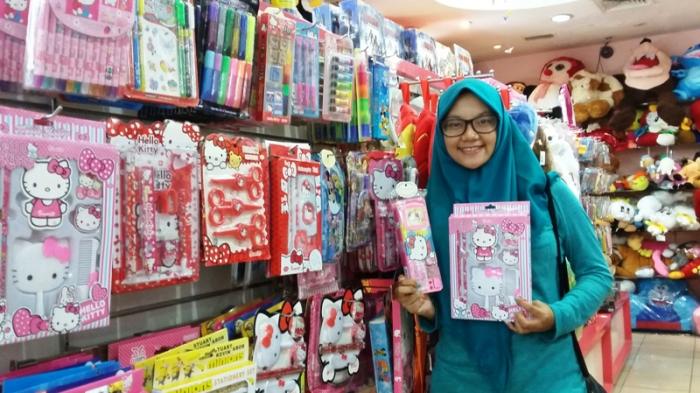 Detail Buku Tulis Hello Kitty Nomer 53