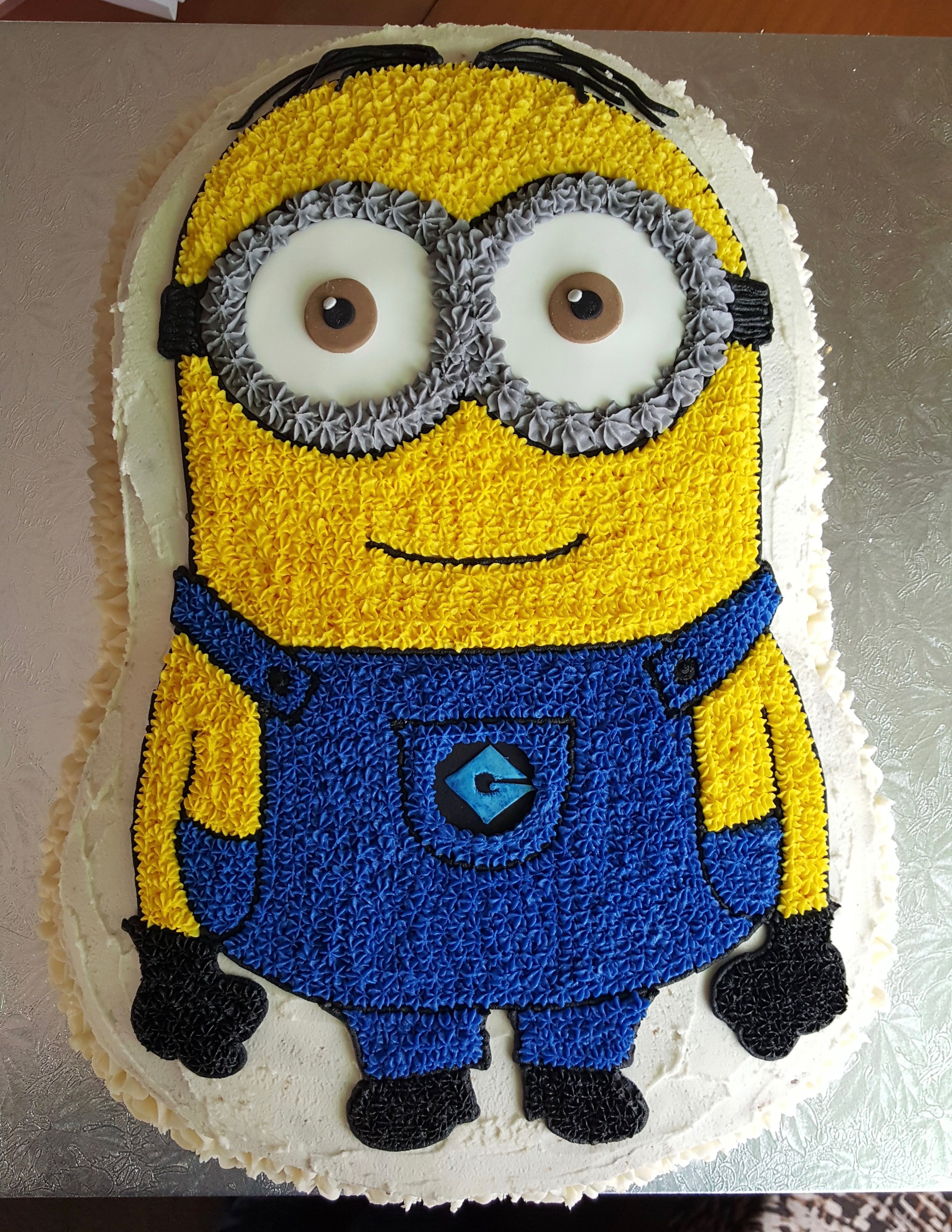 Detail Cake Gambar Minion Buttercream Nomer 9