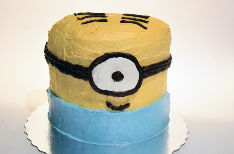 Detail Cake Gambar Minion Buttercream Nomer 15