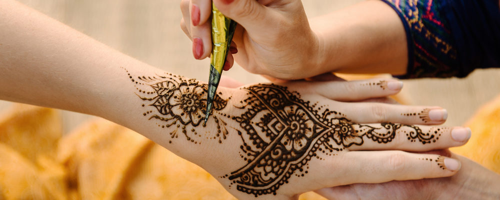 Detail Cara Bikin Henna Di Tangan Nomer 20