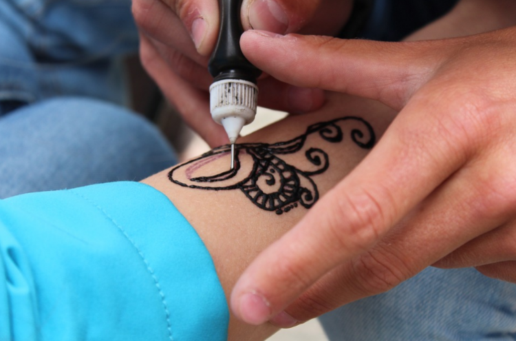 Detail Cara Bikin Tato Henna Nomer 20