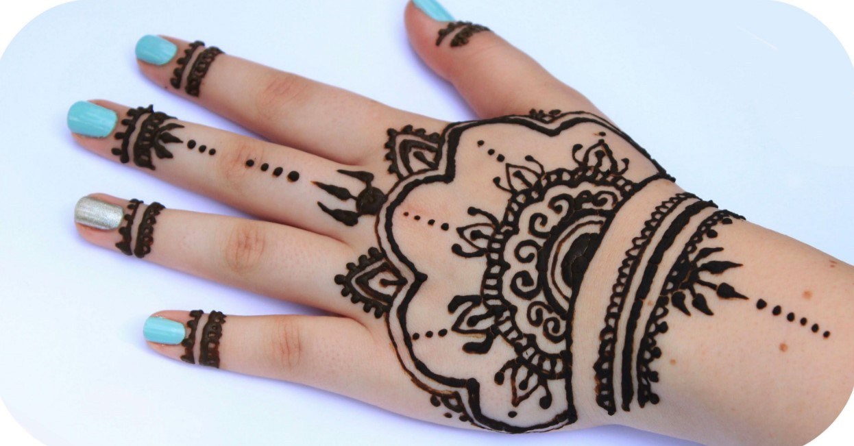 Detail Cara Melukis Henna Di Tangan Nomer 9