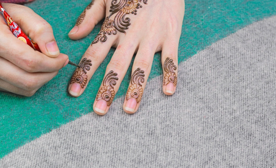 Detail Cara Memakai Henna Simple Nomer 20