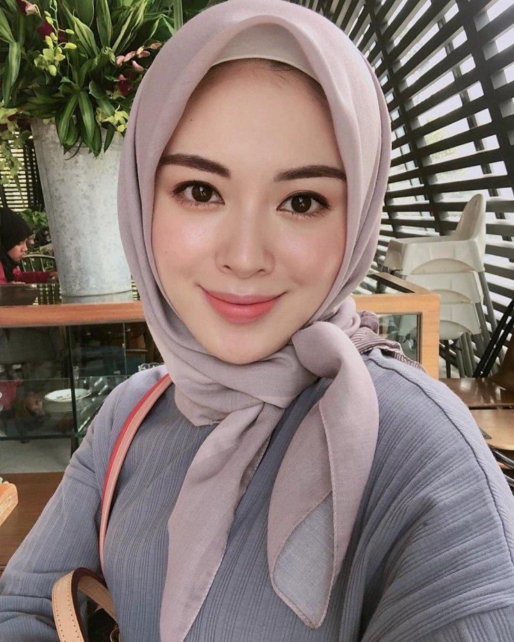 Detail Cara Memakai Jilbab Paris Dua Warna Nomer 45