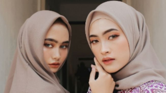 Detail Cara Memakai Jilbab Paris Dua Warna Nomer 48