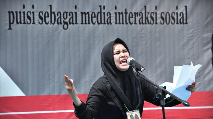 Detail Cara Membaca Puisi Nomer 35