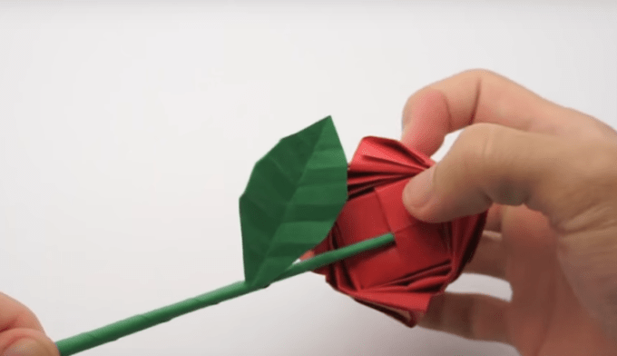 Detail Cara Membuat Bunga Mawar Dari Kertas Origami Beserta Gambarnya Nomer 11
