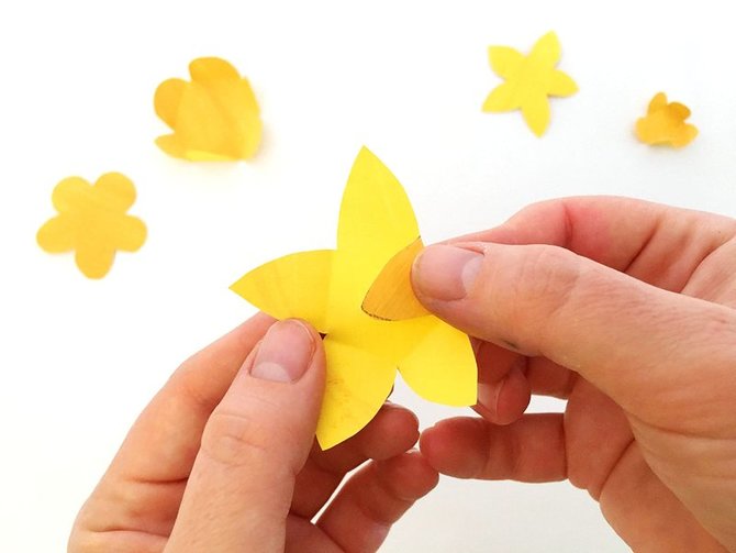 Detail Cara Membuat Bunga Mawar Dari Kertas Origami Beserta Gambarnya Nomer 28