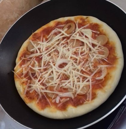 Detail Cara Membuat Pizza Simple Nomer 29