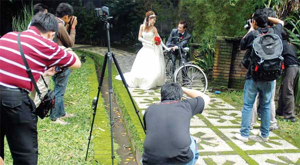 Detail Cara Mengedit Foto Prewedding Outdoor Nomer 41