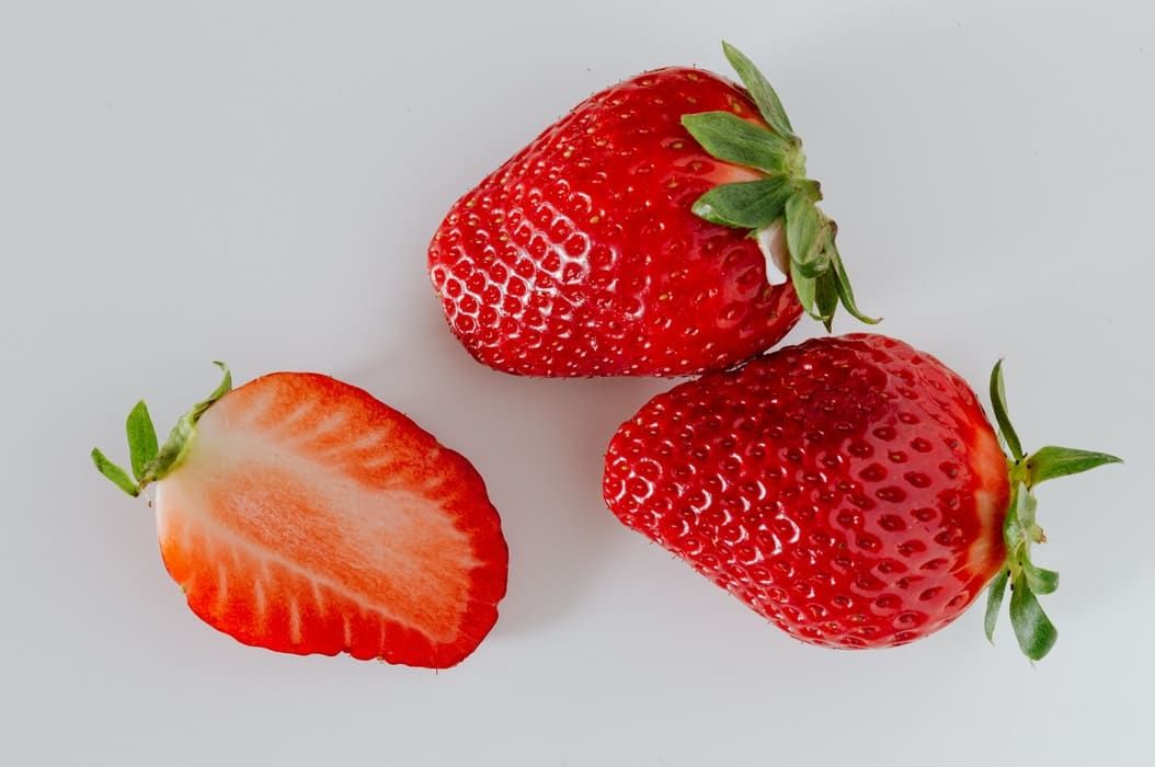 Detail Cara Menggambar Buah Strawberry Nomer 49
