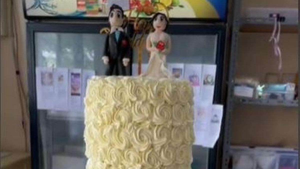 Detail Cara Menghias Kue Pengantin Terbaru Nomer 32