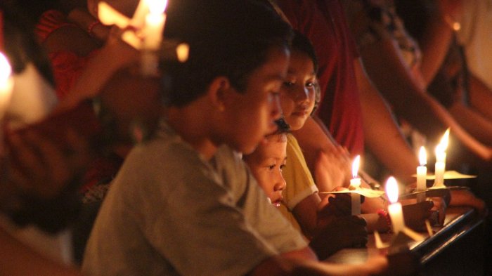 Detail Cara Menghias Lilin Paskah Nomer 34