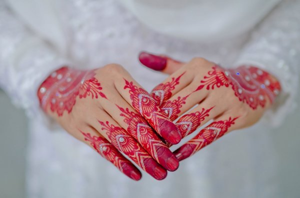 Detail Cara Menghias Tangan Dengan Henna Nomer 41