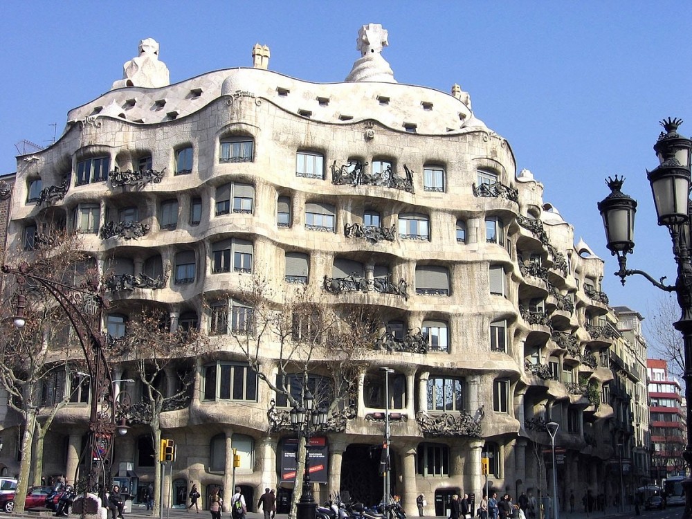 Detail Casa Mila Adalah Nomer 7