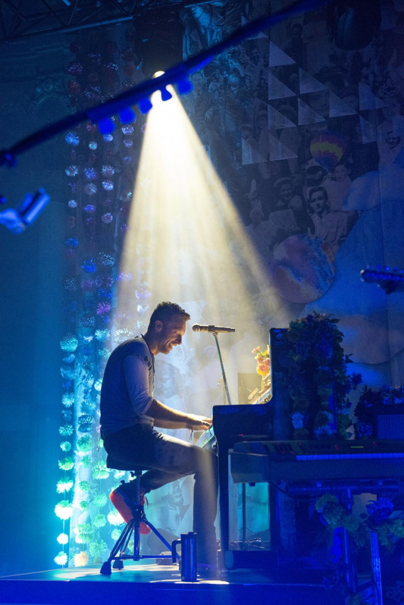 Detail Chris Martin Wallpaper Nomer 15